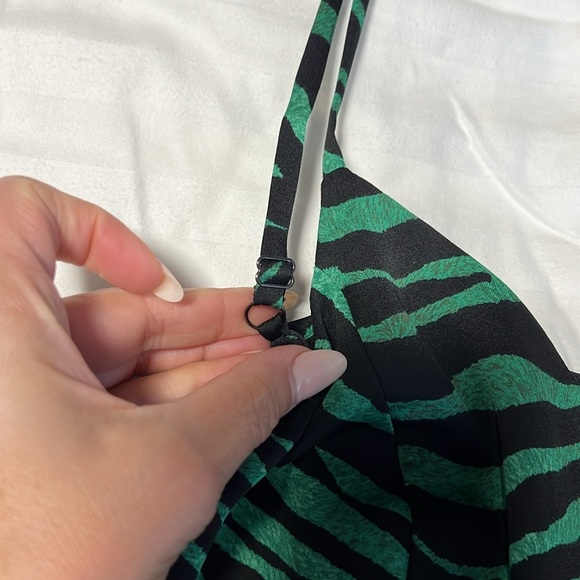 Dress the population, Briella zebra print mini dress. Size M - Picture 8 of 8